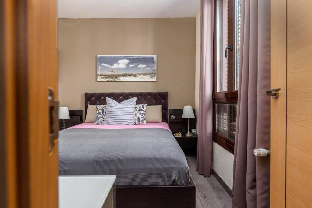 One Bedroom Apartment In Barcelona City Center Экстерьер фото