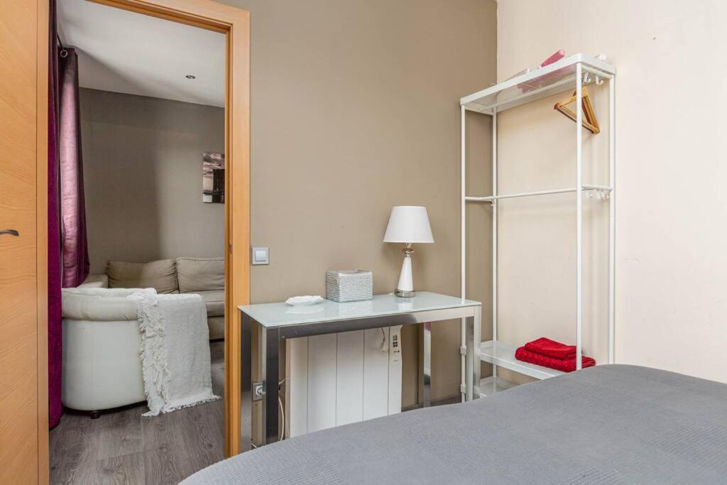 One Bedroom Apartment In Barcelona City Center Экстерьер фото